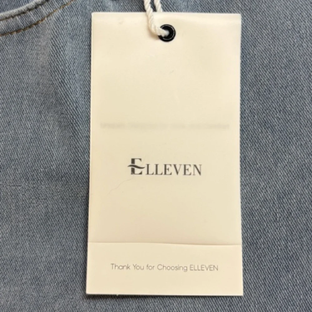 NWT Elleven Jeans Light Blue Loose Fit Straight Leg High Waisted Womens Large - Picture 8 of 16